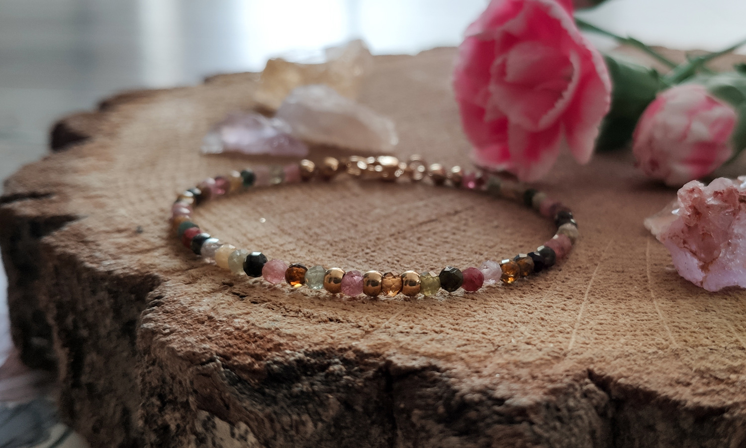 biżuteria z turmalinem, bransoletka elastyczna z kolorowymi turmalinami