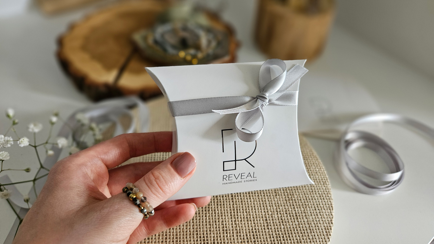 eleganckie pudełko na prezent z biżuterią handmade