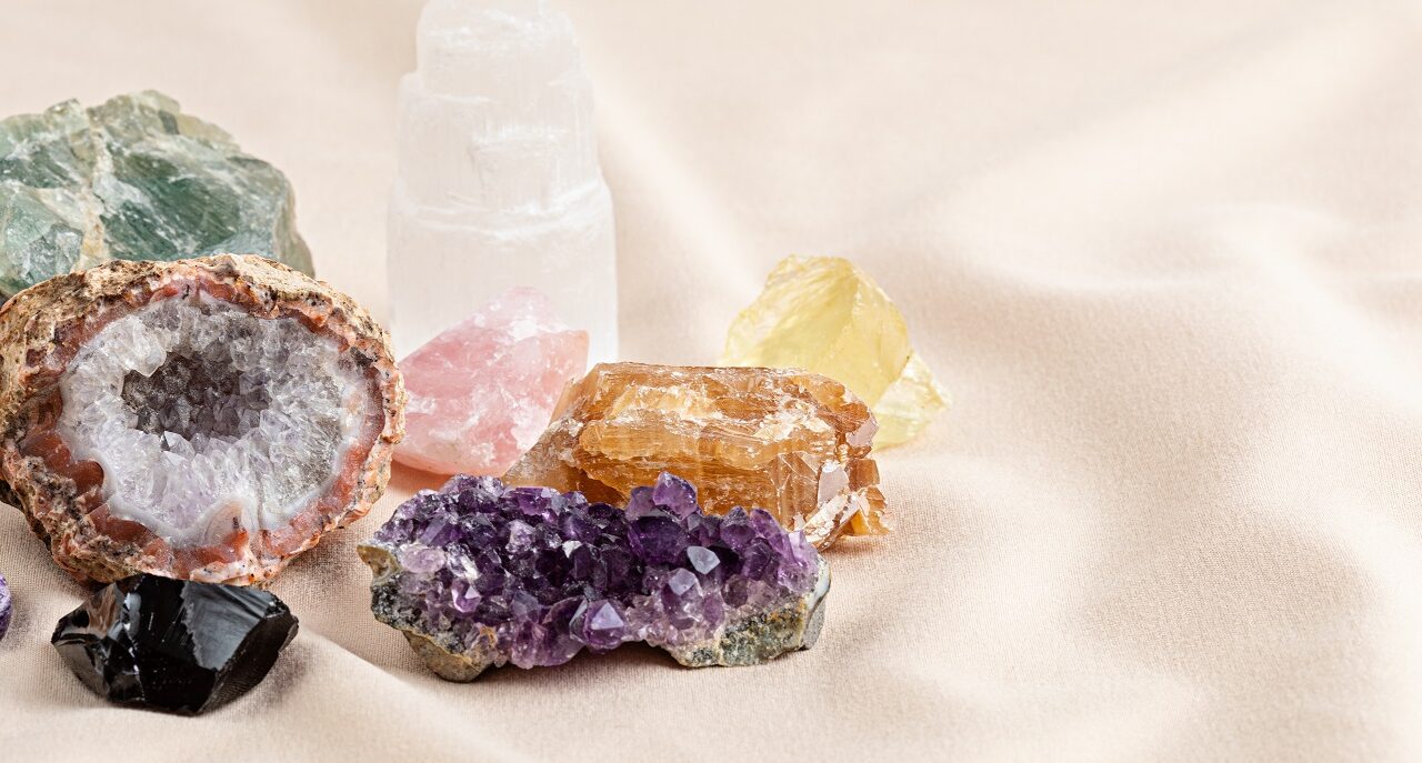 kamienie szlachetne i półszlachetne różnice i podobieństwa